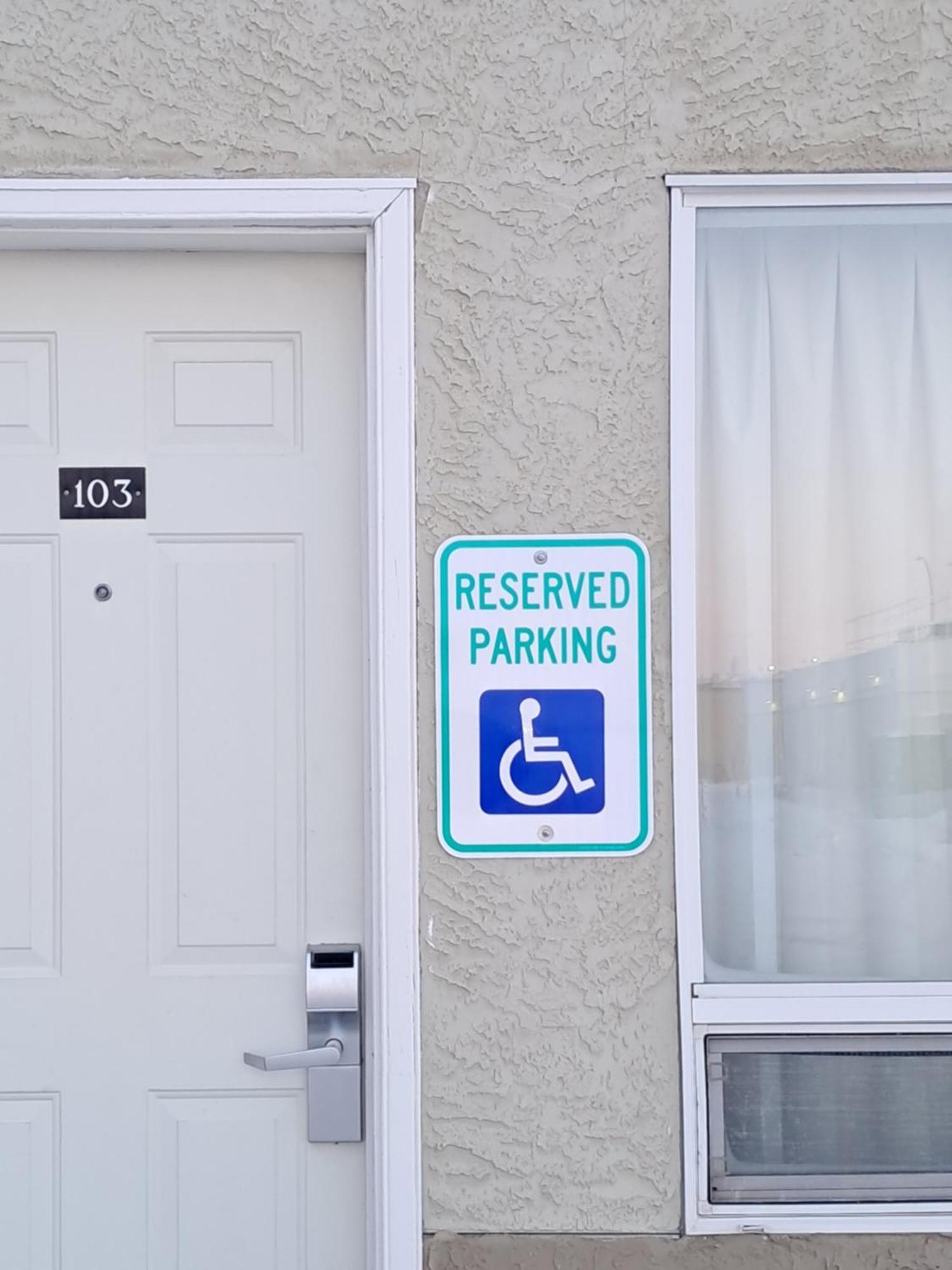 Motel 6-Regina, Sk Экстерьер фото